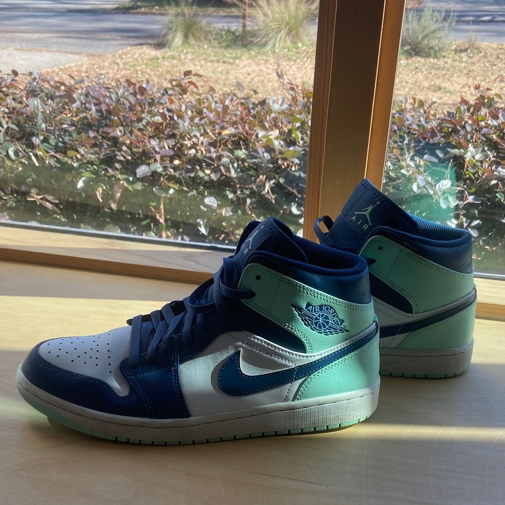 Air Jordan Athletic Shoes in Blue, Green and White
